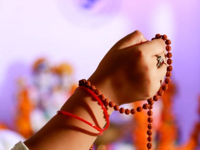 Wear 7 ethnic outfits on the festival