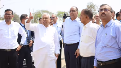 Construction of Gangapath from Kangan Ghat to Didarganj to complete quickly