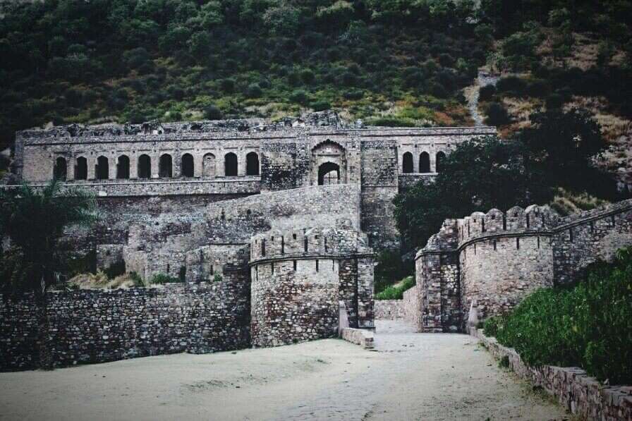 See such mysterious things from Bhangarh oven in this 3 -minute video that will make you think too