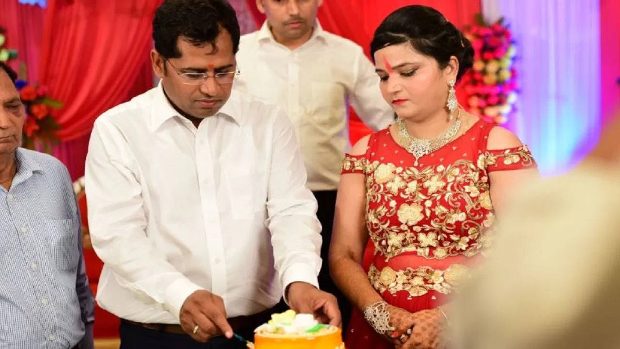 ‘पहली मुलाकात, होटल के कमरे में एक रात और…जेल से निकलते ही शख्स ने बताई उस रात की कहानी