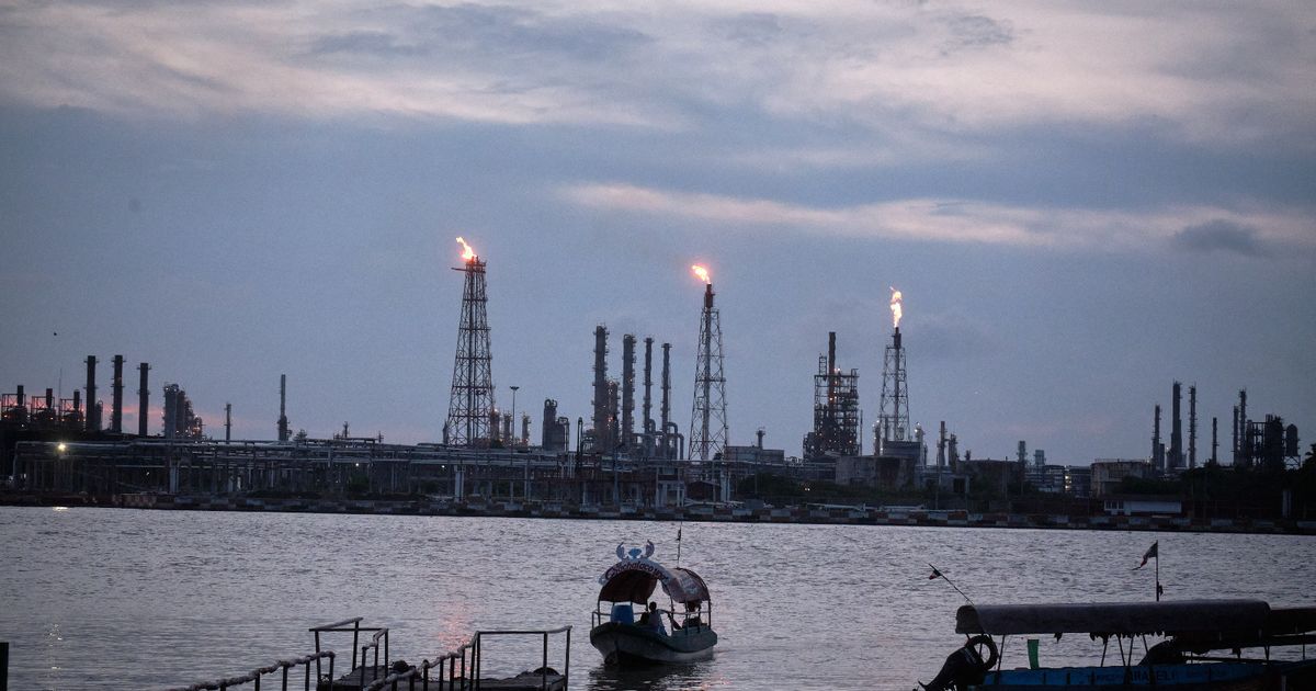 “SpaceX” launches an industrial moon that monitors methane emissions to identify the great pollution