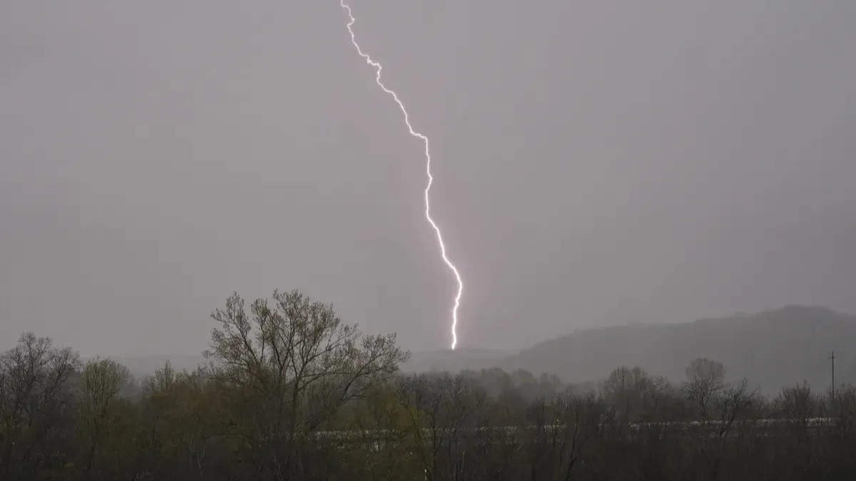 13 people dead due to lightning in four districts bihar, cm nitish kumar announced grace money