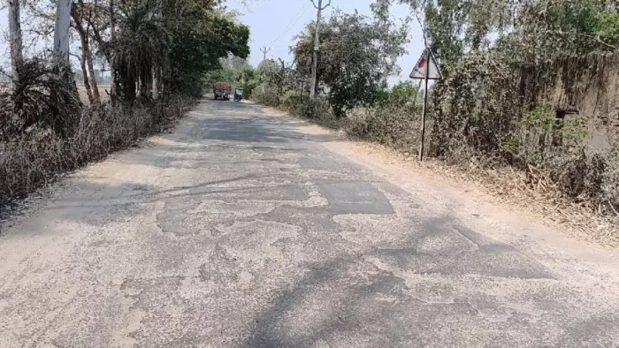 The floor of 20 towns will be built from 14 crore 28 lakh in this district up; Budget released – 14 crore approved for Giri Road Link Kumrala to Chakanwala connected to 20 towns to get relief
