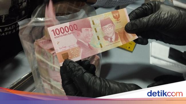 Bi explains the difference between the false money of the Bogor Factory Mold with the original
