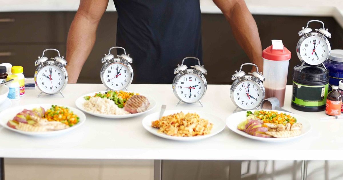 How can you reduce the symptoms of inflammatory bowel disease during Ramadan?