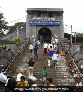 The temple of the maratha rich will be surprised by the thieves looted by the thieves.