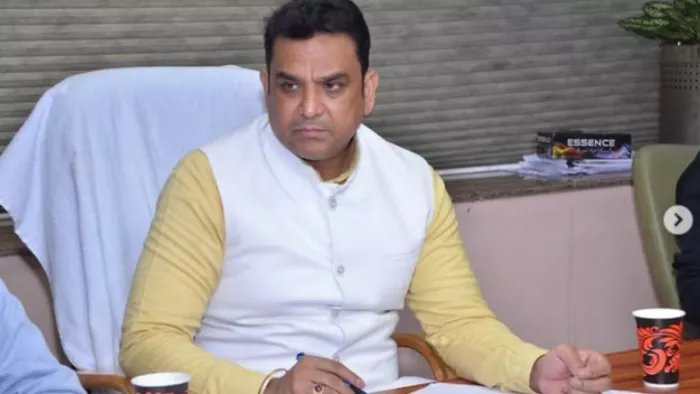 Mayor has demanded intervention of CM Relha Gupta at user costs for garbage, objection to decision -Delhi mayor seeks CMS intervention on user costs amid sanitation problems
