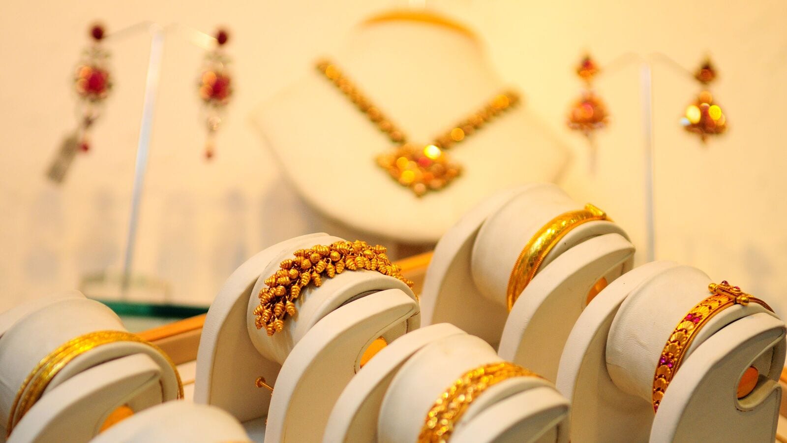 Gold Price Today: Yellow metal hits record high of £ 92,400 on MCX over secure appeal; Profit Discussion eye? | Einsmark news