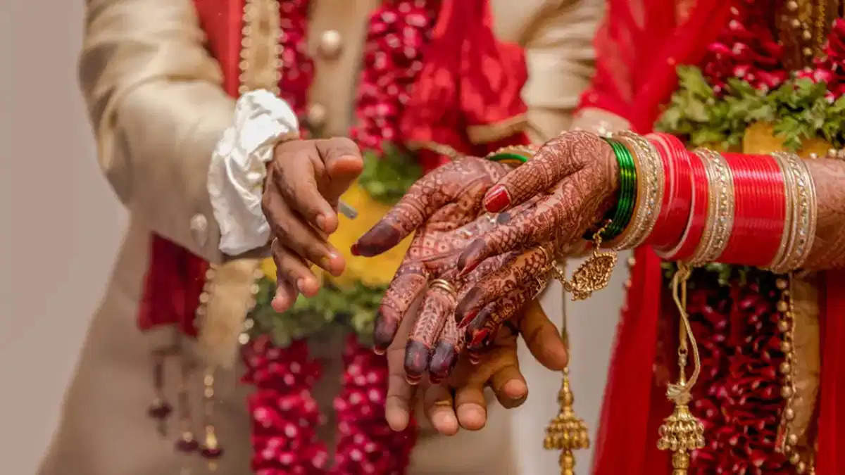Married the girls by giving Rs 1.5 lakh but the predatory bride played for a few hours