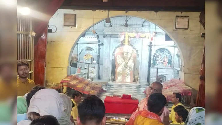 Mehndipur Balaji’s offer can be taken home, local people said: The illusion of ghosts is spread