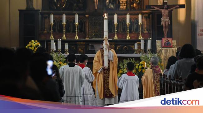 Parking space of Easter mass vehicles 2025 at the Jakarta Cathedral Church