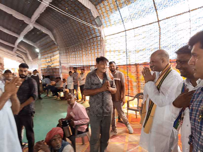 MP Joshi inspect Opium -weighing center in ChittorGarh