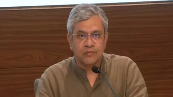 300 km railway, 238 new local train … Train passengers in Maharashtra Gift of Government – Minister of Railways announces.