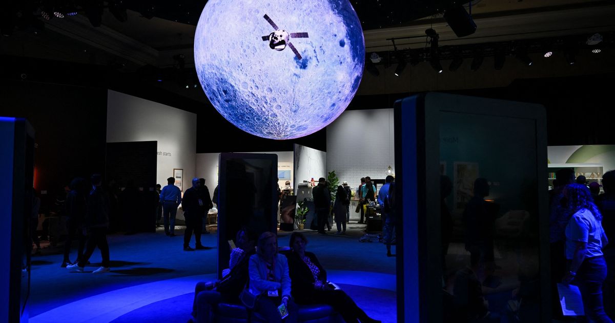 Amazon sets out the introduction of its satellites for space internet services
