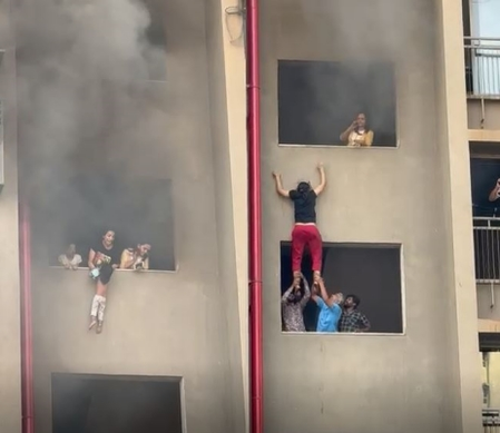 Ahmedabad: FIERCE FIRE IN MULTI -LEAVING BUILDING IN KHOKHRA ENVIRONMENT, CHILDREN HANGED TO WINDERS