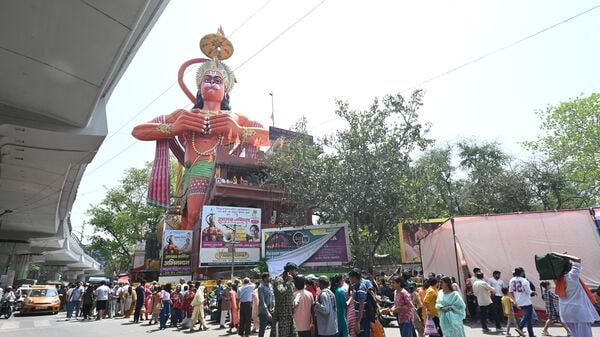 Photos: Hanuman Jayanti 2025 characterized by prayers, festive gatherings and temple visits across India