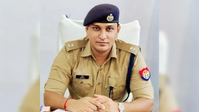 In action, IPS Deepak Bhukar, the line was spotted to the famous inspector in the name Singham – IPS Deepak Bhukar in Action – Inspector who is famous as Singham suspended