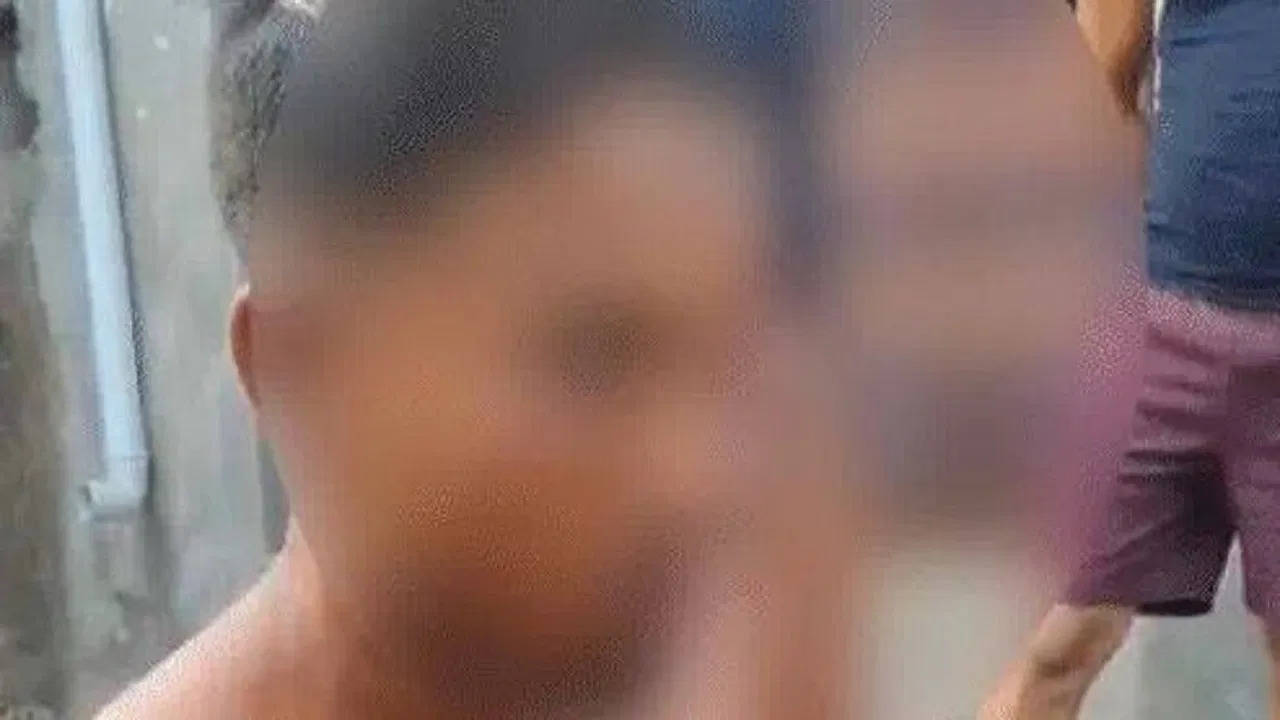 The boyfriend reached to meet the girlfriend, but the family caught and got clothes, which then happened …
