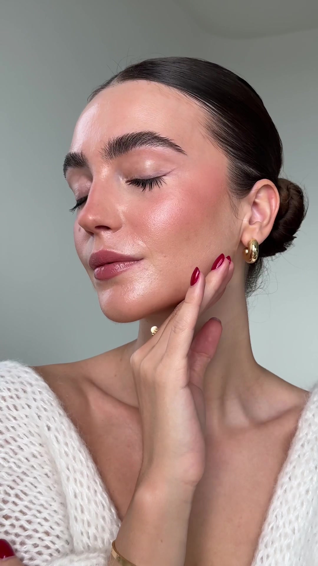 Fav makeup lately tiktok chose this sound for my vidoe and i looove it! #makeu… – ryan