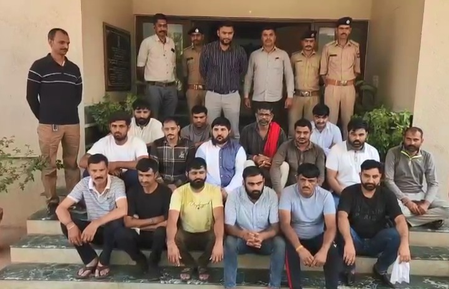 Gujarat ATS has arrested false weapon license rack, 40 accused so far