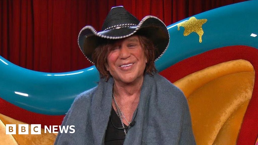 Mickey Rourke Leaves Over ‘Unacceptable Behavior’ – ryan
