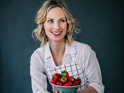 8 benefits associated with eating strawberries