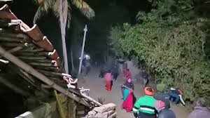 Villagers of Bihar on camera attacked policemen who arrested drunken people