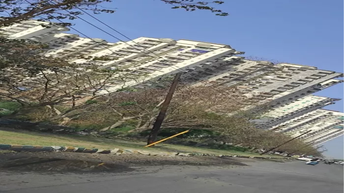 5 thousand people are upset about water shortage in the Noida society, and were called by tankers – ganga water supply was interrupted in Antriksh Golf View 2 water supply of tankers