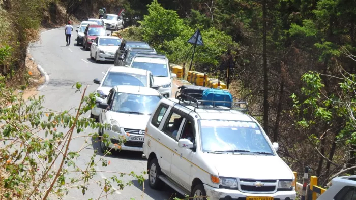 Nainital Pack, parking full of tourists’ pressure; Many tourists have returned disappointed that they do not gain access in the city – tourists have a complete tourist parking. Many tourists returned disappointed for not allowing the city to enter