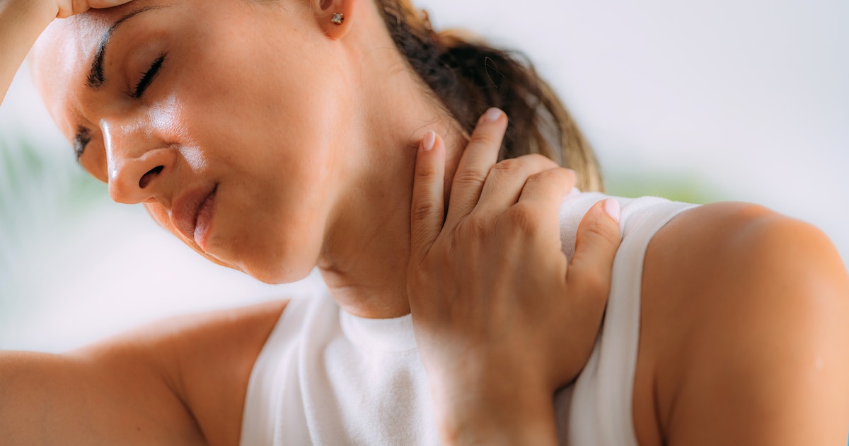 Solve the neck .. causes, symptoms and treatment