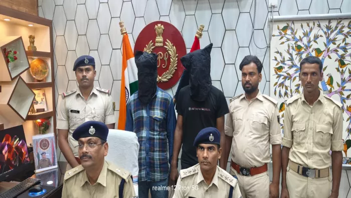 Jamui News: 900 liters of English beverage in oil tanker, the consciousness of the officers flew away after seeing the way of smuggling! – Jamui News 900 liters of beverage seized smugglers of oil tankers arrested
