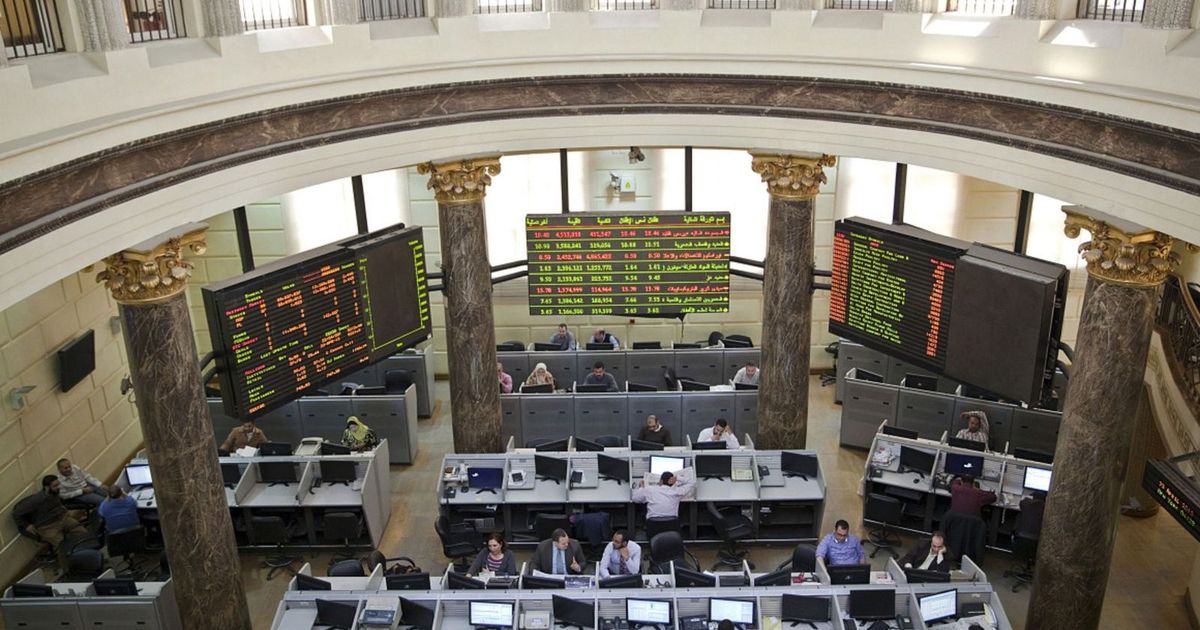 Expectations to reduce interest in Egypt pay foreigners to return to stocks and bonds