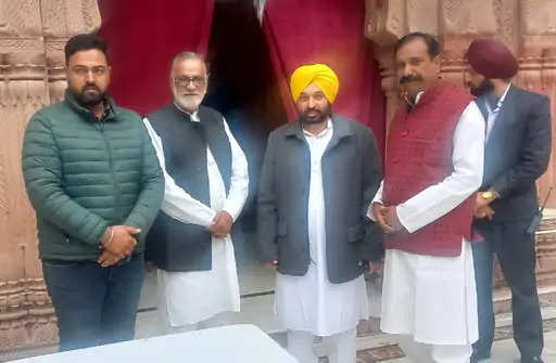 Bikaner -Mayor Sushila Kanwar’s father -in -law and BJP leader Guman Singh met Punjab cm