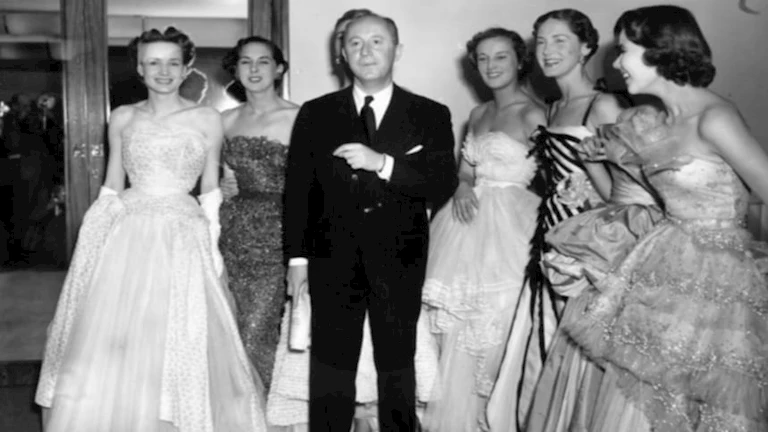 The history of fashion shows in 15 photos- from the owner of the idea? – ryan