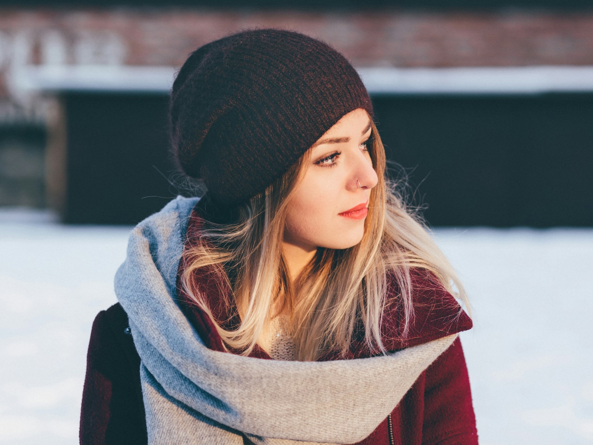 Why do girls apologize?