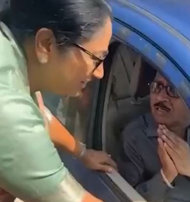 CM Relha Gupta stopped the convoy after seeing the cows, the car driver and the emotional attraction