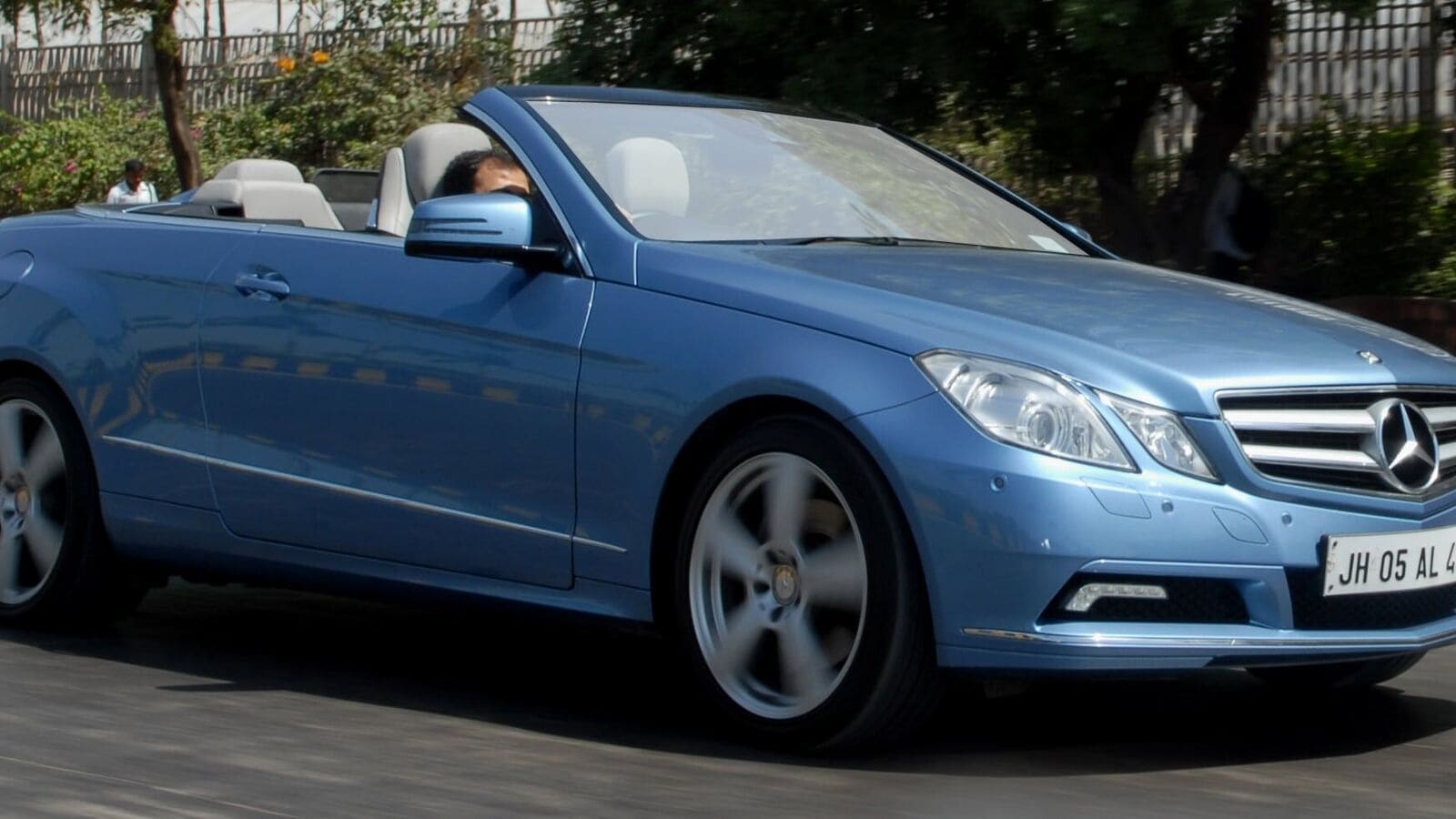 While budget buyers are holding back, the wealthy pressure of India is the sales of luxury car in FY25 | Einsmark news