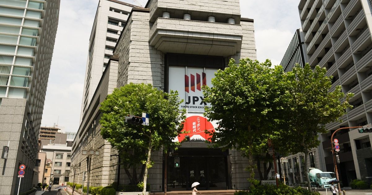 Asian stocks are rising and the dollar is dropping due to news about the gradual application of definitions