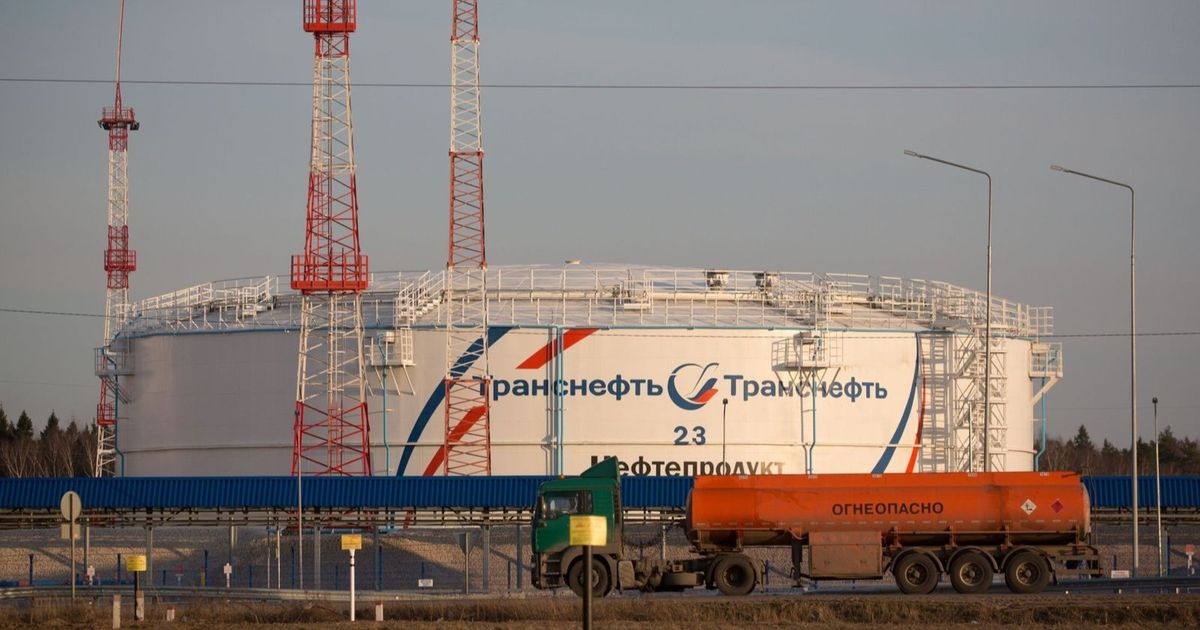 Oil prices are near the highest level in four months, with sanctions against Russia’s oil amplification