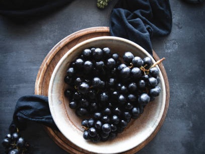 Benefits of eating black grapes