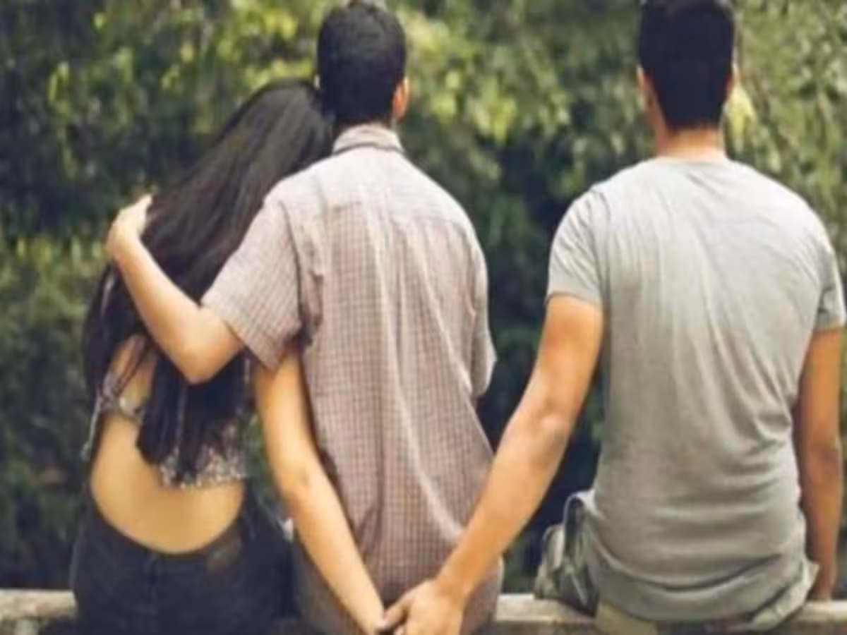 Friendship with husband and love for woman, with a friend’s wife