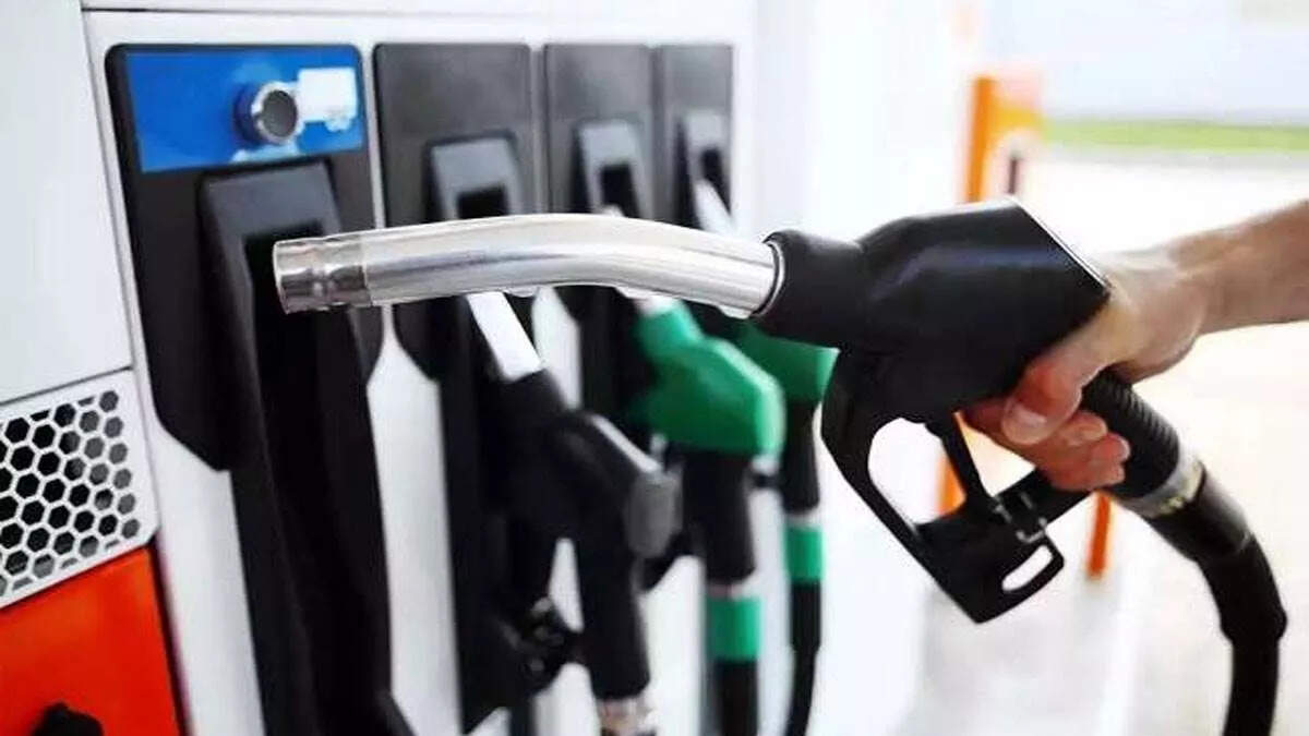 Look here before you get the train tank full, where is the cheapest today gasoline