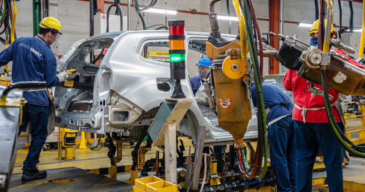 Trump refers to the exclusion of auto parts of the fees
