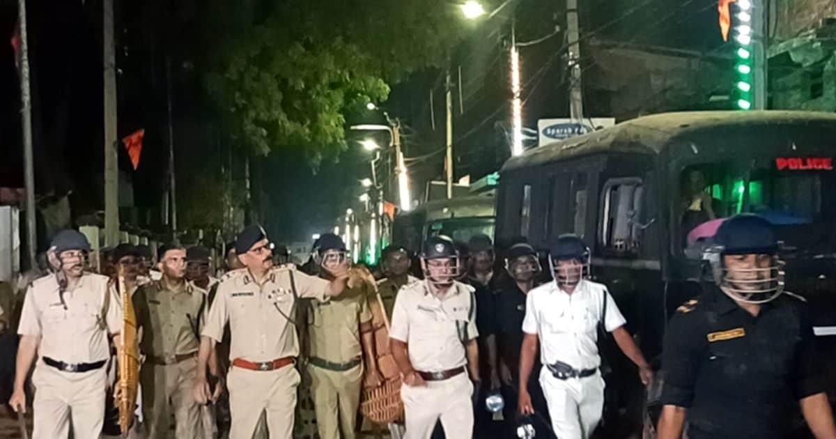Murshidabad Violence Live Updates: कानून हाथ में लेने वालों को नहीं बख्शा जाएगा, मुर्शिदाबाद सहित कई इलाकों…