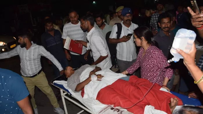 Fire burns at Lokbandhu Hospital in Lucknow, saving more than 200 patients; Patients moved to the second hospital – major fire at Lucknow Lokbandhu Hospital over 200 patients who evacuated Safeli Deputy CM