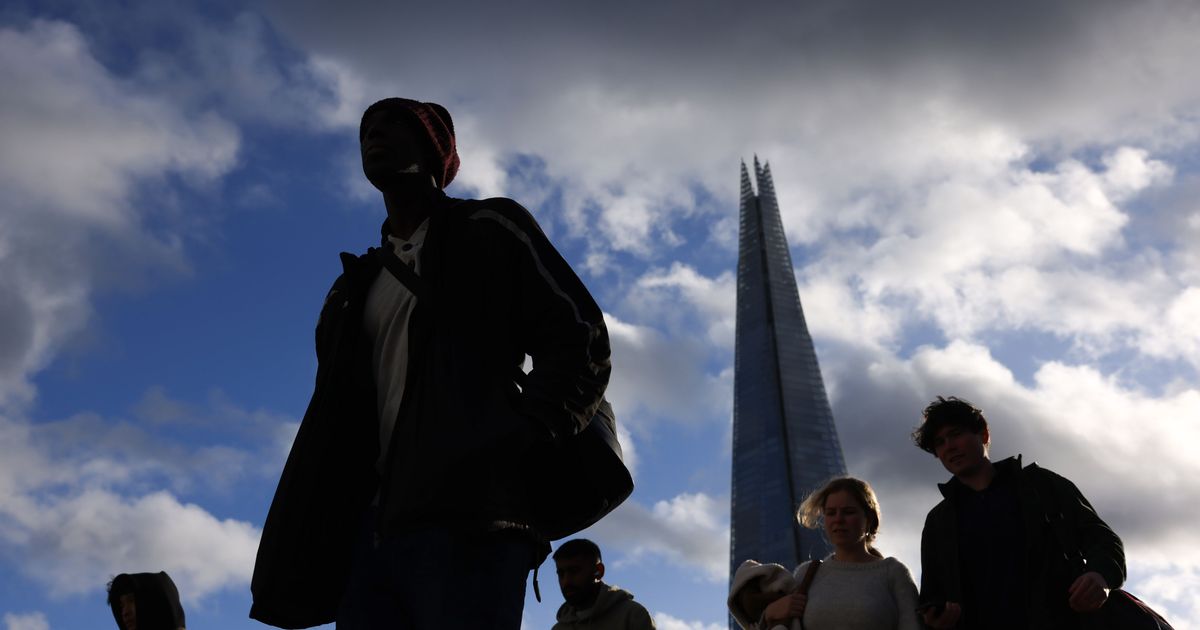 Artificial intelligence threatens 8 million posts in the UK