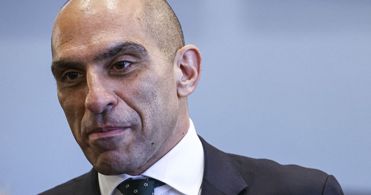 Chairman of the Future Contracts Committee for American Commodities intends to resign from his position