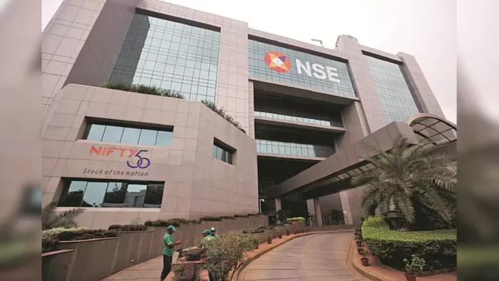 Investor property worth Rs 11.30 Lakh Crore Due to the impact of US rates, BSE standard index drops by 2 percent -investors wealth tanks 11 lakh crore as US tarif -haip sparks market -Orrus