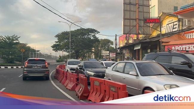 Hours at home from work off traffic jalan kartini depok is stuck