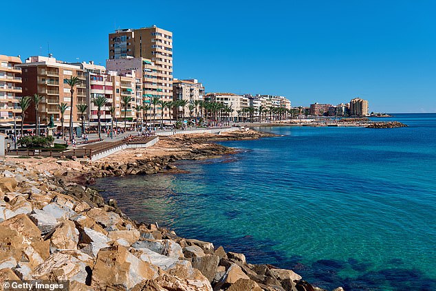 Brits ‘Terrified’ as Tremors ‘Shake Entire Buildings’ in Spanish Holiday Resort – ryan